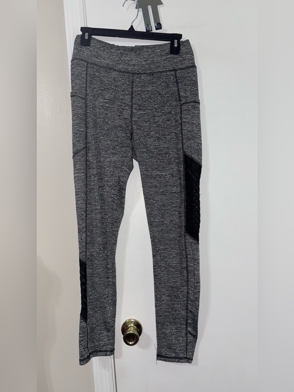 Heather Gray Athletic Leggings with Side Mesh Panels L/XL